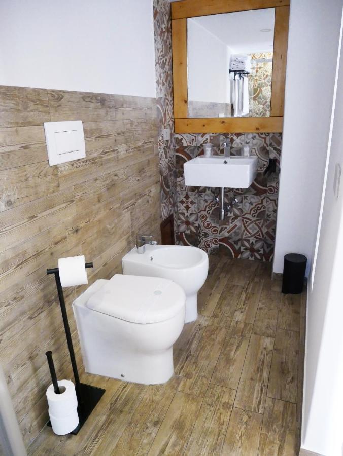 Ninetti Guest House - Apt Centro Storico CTA Exterior foto