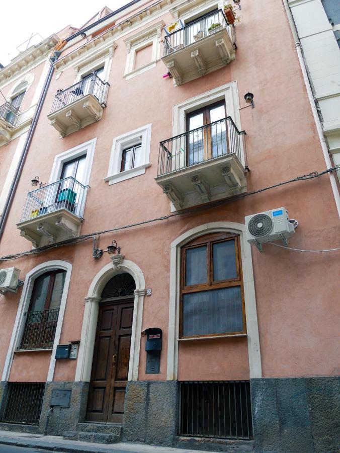 Ninetti Guest House - Apt Centro Storico CTA Exterior foto